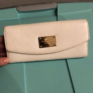 White Micheal Kors Wallet